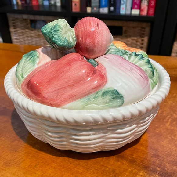 🏝️Big $5 Sale!🏝️ Fitz and Floyd Stoneware Vegetable Basket with Lid - Picture 3 of 8